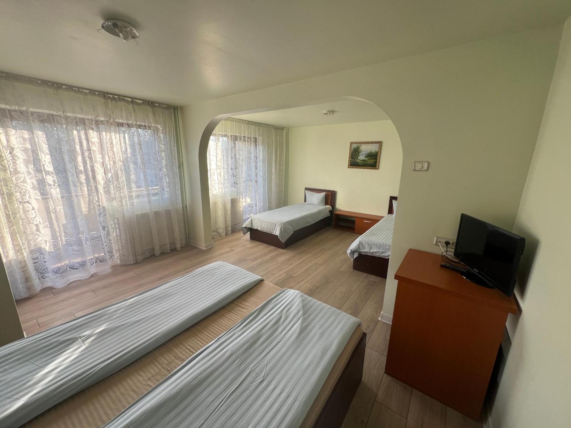 Hotel Le Baron Timişoara Exteriör bild