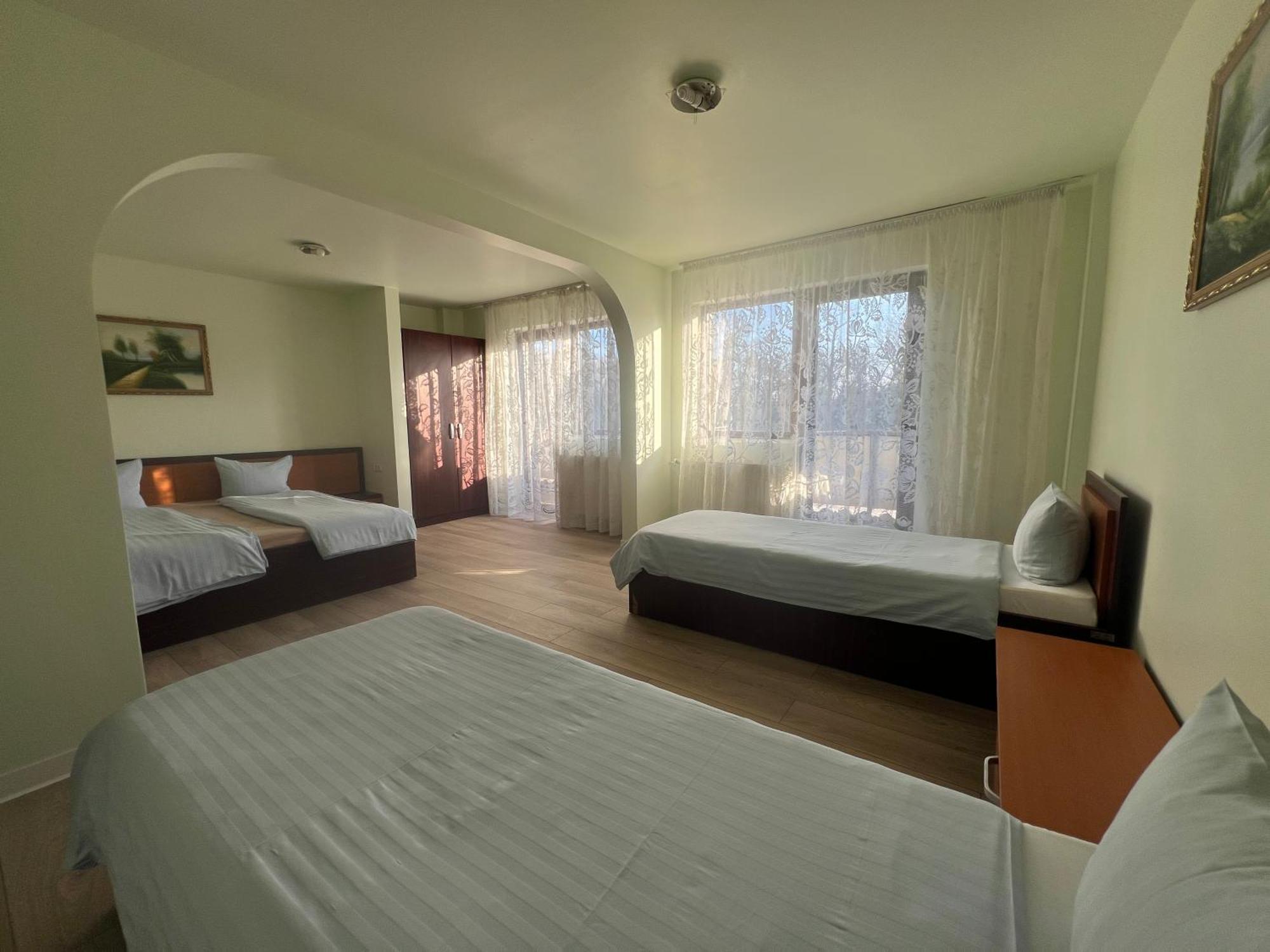 Hotel Le Baron Timişoara Exteriör bild